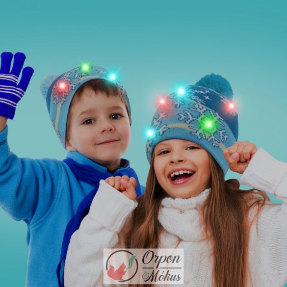 Karácsonyi sapka: színes LED-ekkel, bojttal, elemes - kék