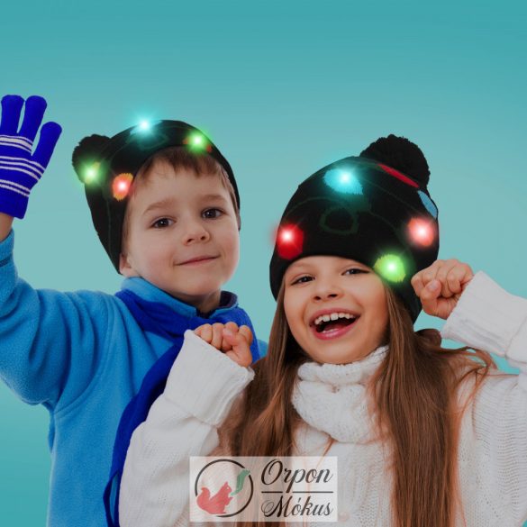 Karácsonyi sapka: színes LED-ekkel, bojttal, elemes - fekete